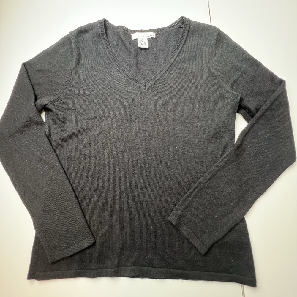 Essentials by ABS Top Women's  Black V-Neck  Pullover Cashmere Silk Sweater Med